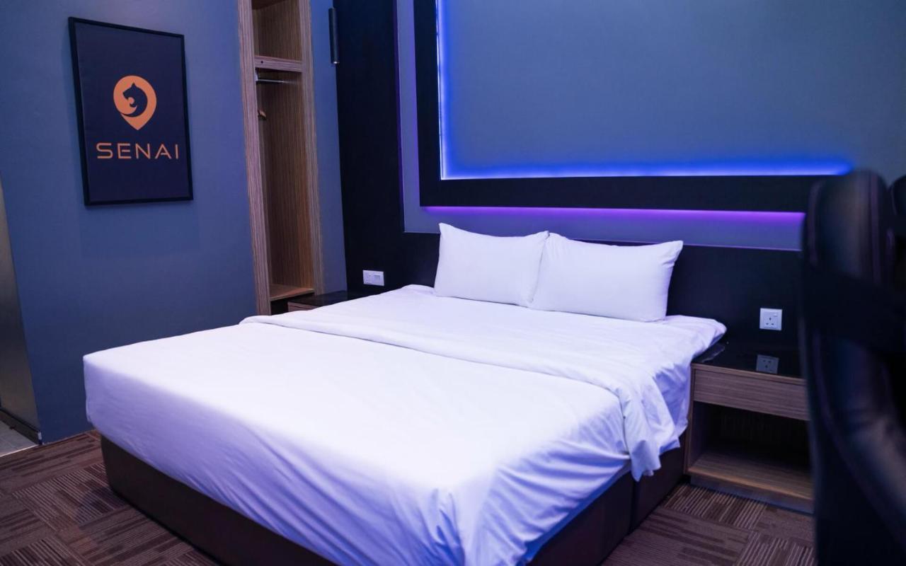 Hotel Sem9 Senai Kulai Esterno foto