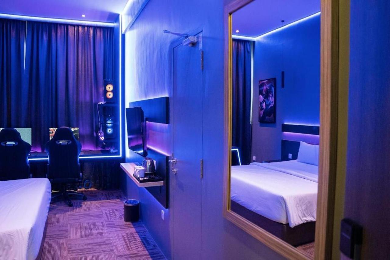 Hotel Sem9 Senai Kulai Esterno foto